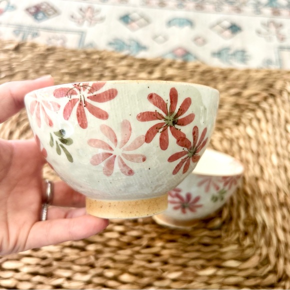 Set of 2 Hand painted Japanese Rice Bowls - Picture 2 of 6